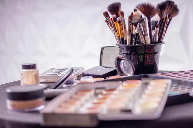 Trucco: cos’è ed a cosa serve il correttore opacizzante?