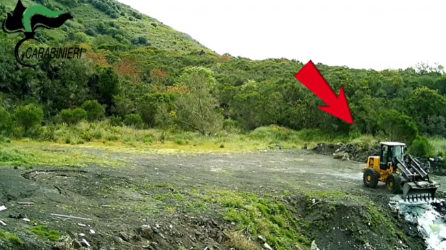Sequestrata discarica abusiva di rifiuti speciali a Nicolosi, 3 indagati – VIDEO
