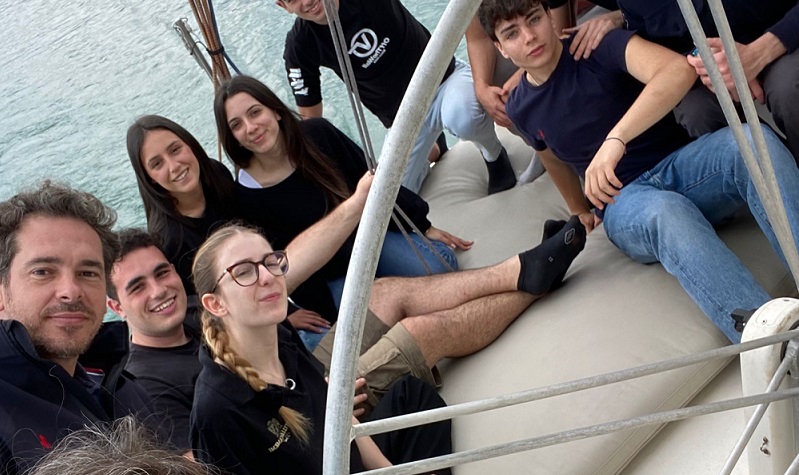 Sport e lavoro di squadra al Liceo Classico “M. Cutelli e C. Salanitro”, si conclude la prima edizione del corso di vela – I DETTAGLI