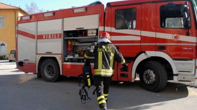 Isola delle Femmine, danni a palazzina durante demolizione di un edificio confinante