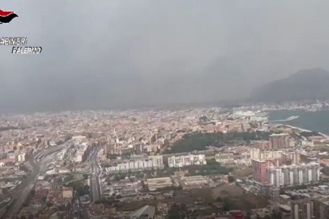 Palermo torna quasi alla normalità post incendi, continuano però i black out in Sicilia