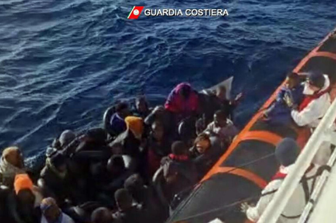 Naufragio in acque maltesi, 5 dispersi e 15 al Poliambulatorio di Lampedusa