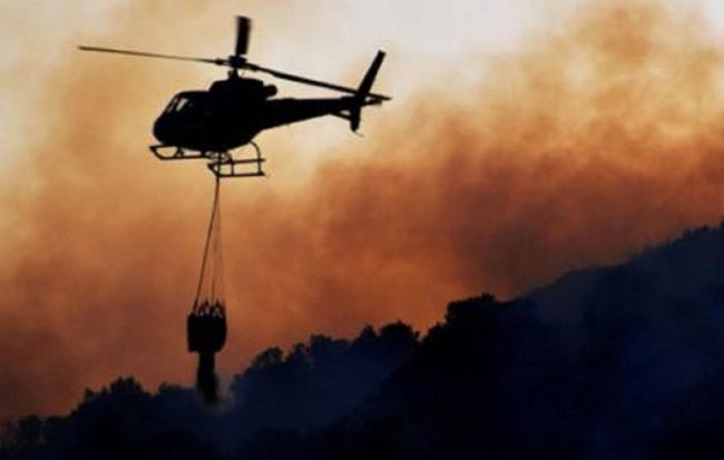 Incendi a Palermo, riaperto l’aeroporto ma continuano i roghi. Schifani: “Situazione difficilissima”