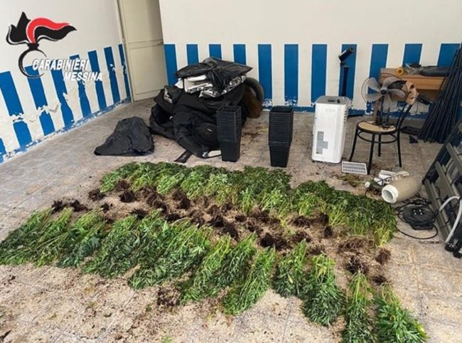 Casa va a fuoco per un cortocircuito di alcune lampade, servivano per coltivare marijuana – VIDEO