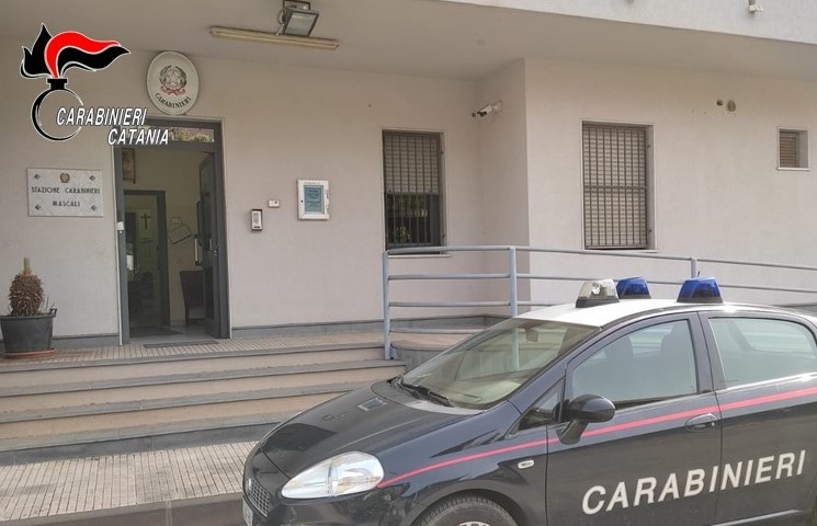 Operazione antidroga nel Catanese: arrestati in due