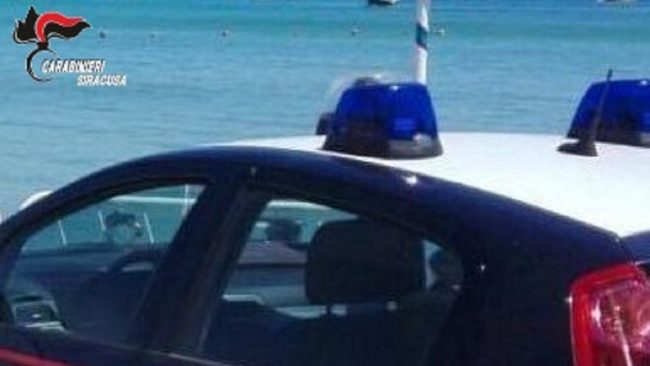 Ruba attrezzatura per il giardino da un’abitazione, 32enne beccato dai carabinieri e arrestato