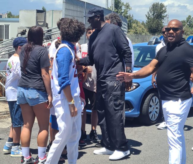 Michael Jordan all’aeroporto di Catania: la leggenda NBA mette piede sull’Isola
