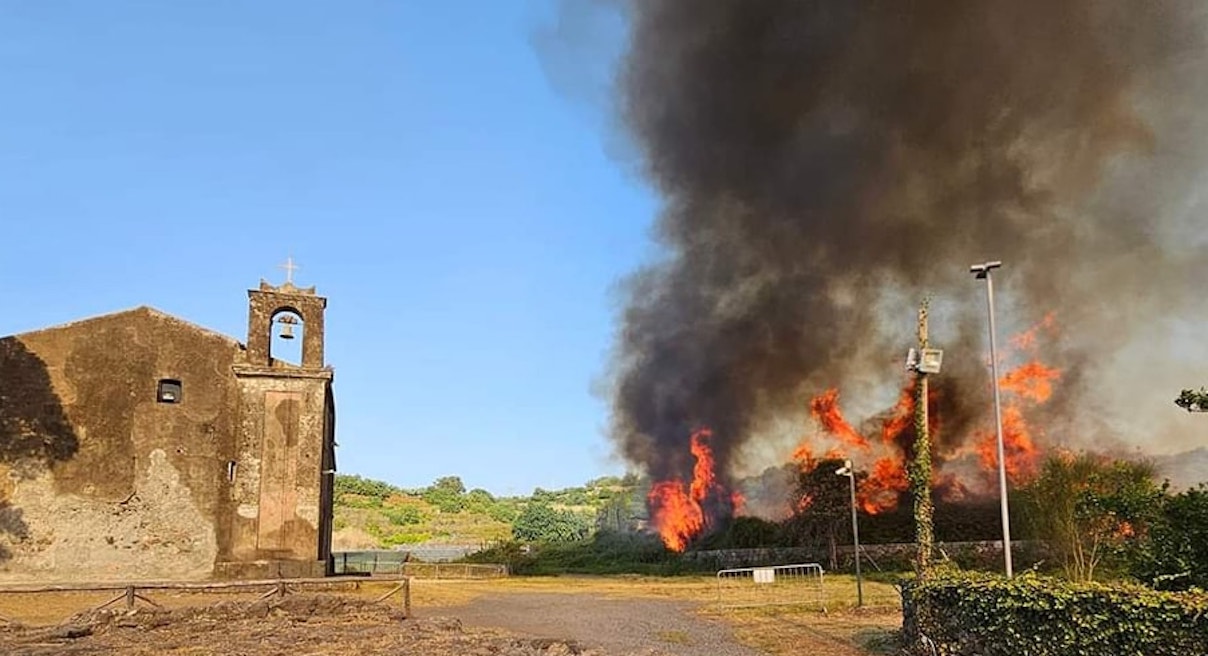 Incendi Sicilia, Musumeci: “Cdm delibererà lo stato di emergenza”