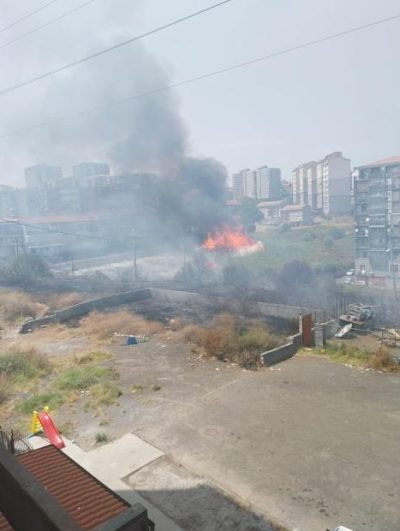 Incendio viale Grimaldi Catania