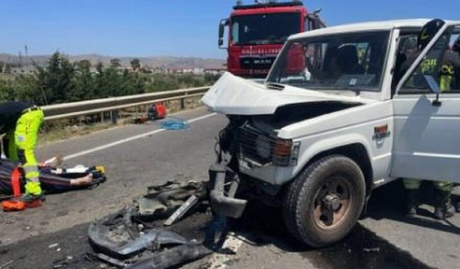 Gravissimo incidente al bivio per Licata, 5 feriti: uno in pericolo di vita – LE FOTO