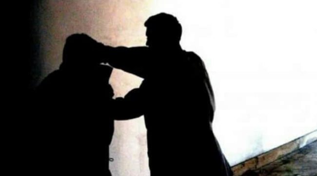 “Non devi parlare con la mia ex “: botte e un colpo di fucile ad un 17enne di Acireale