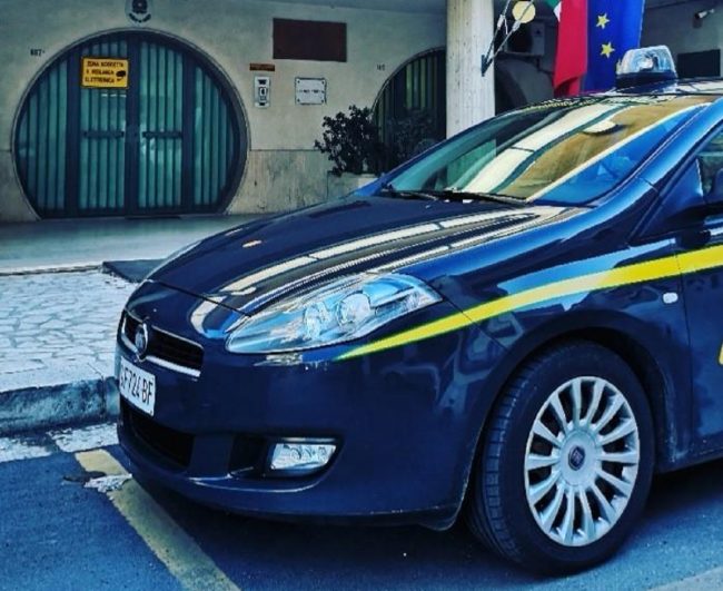 Maxi frode da oltre un milione di euro al fisco: nei guai una società di volantinaggio
