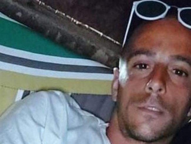 A piedi lungo la A29, è Alessandro Noto la vittima travolta da un’auto: disposta autopsia