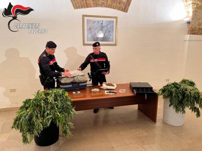 Dalla droga alle armi, due arresti nel quartiere Borgo Nuovo – VIDEO