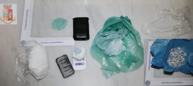 Servizi antidroga della polizia ad Acireale