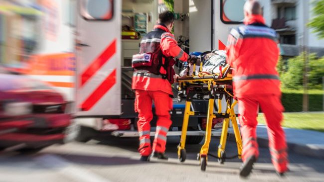 Tentato omicidio a Lentini, investe la moglie per gelosia