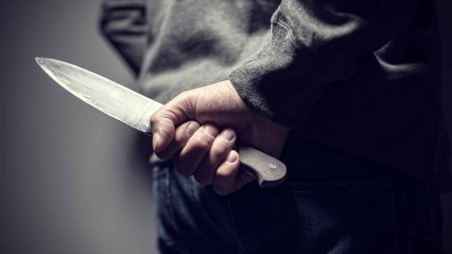 Taglia la gola alla moglie e poi si impicca: tragedia ad Agrigento