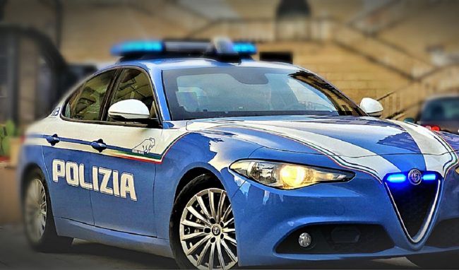 Chiedevano ai dipendenti di restituire parte dello stipendio: arrestate due imprenditrici per estorsione
