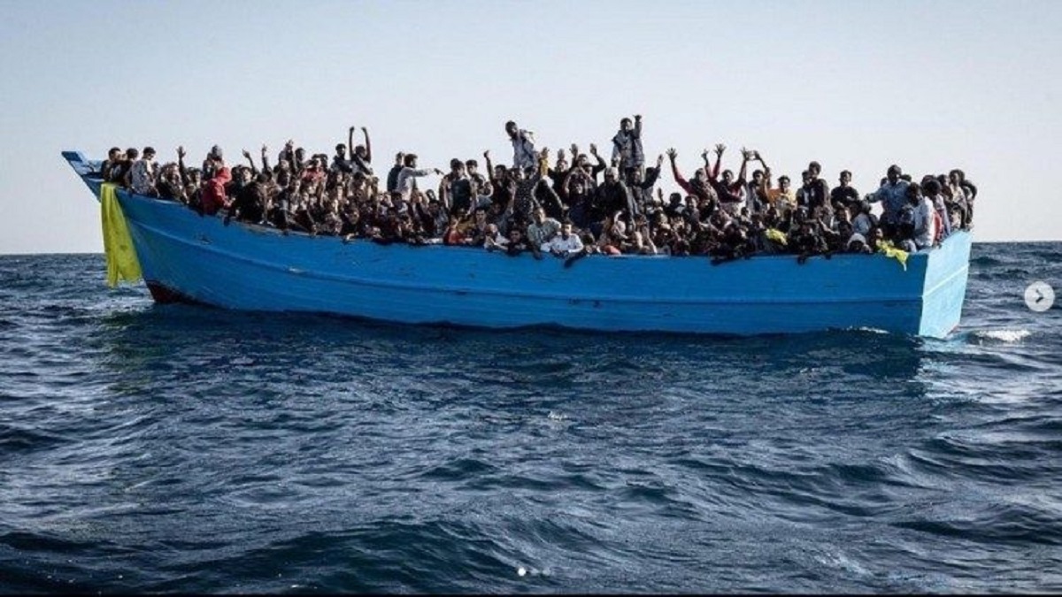 Migranti, continuano gli sbarchi a Lampedusa: in 1522 nell’hotspot