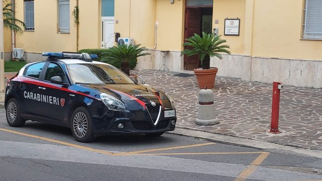 Denunce per porto abusivo di oggetti atti a offendere e ubriachezza molesta