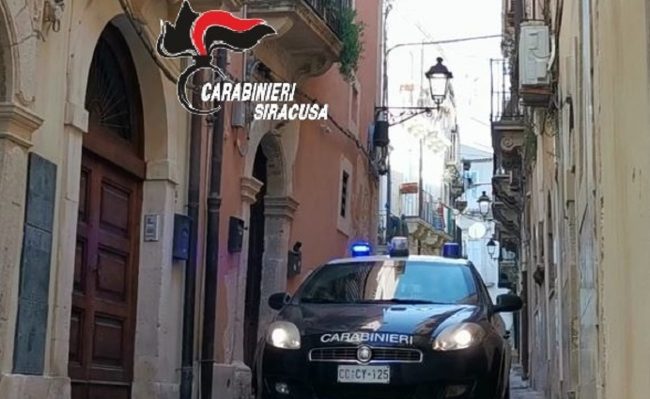 Attività commerciale abusiva a Siracusa, scatta la denuncia e oltre 5mila euro di sanzioni