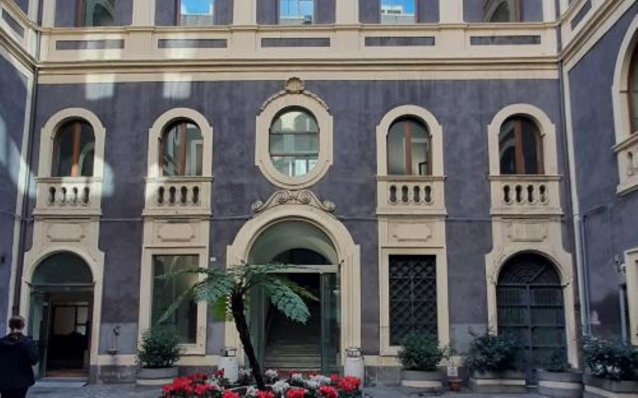 Atti vandalici e furti nella sede di Scienze Politiche a Catania: la denuncia di due professori