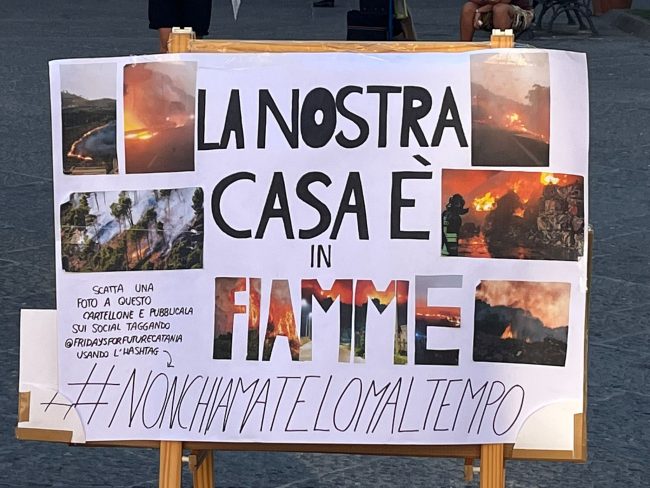 Crisi climatica piazza Università Catania