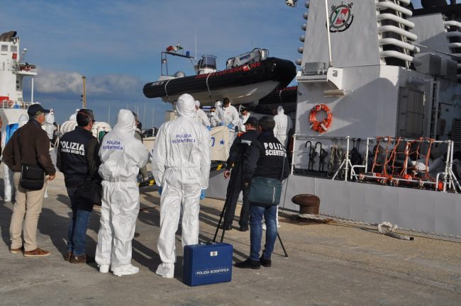 Sbarco di migranti a Pozzallo