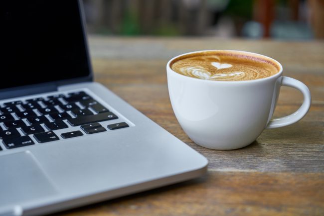 I migliori cibi per affrontare una lunga giornata di lavoro con energia e benessere