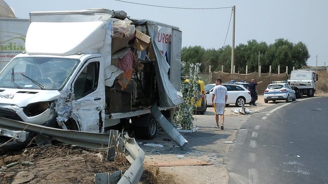 Grave incidente sulla Strada Statale 115: ci sono feriti – LE FOTO