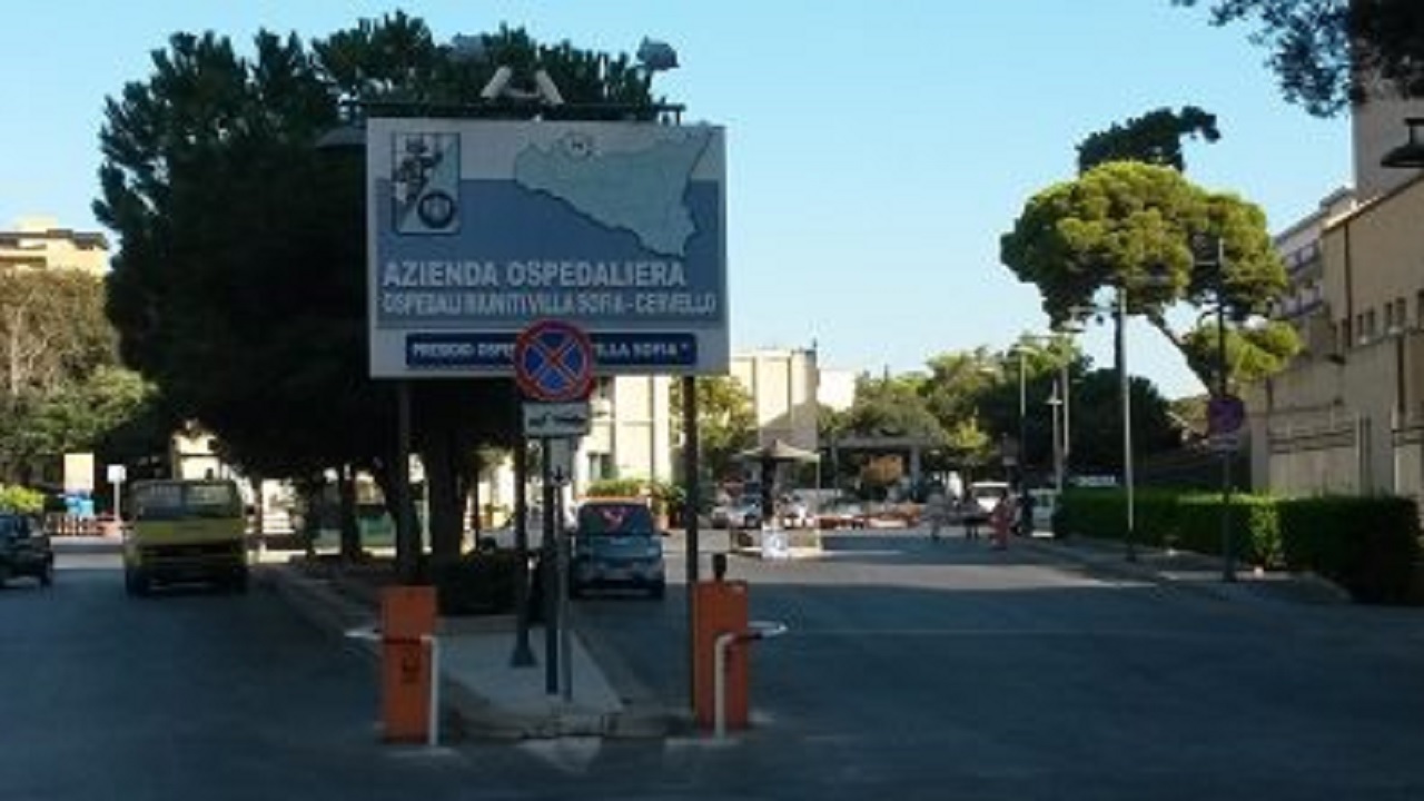 Palermo, due incidenti in poche ore: 21enne in prognosi riservata; è caccia a un pirata della strada