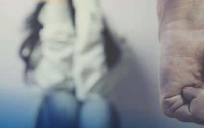 Perseguitata per mesi dal compagno, finisce l’incubo di una donna nel Catanese