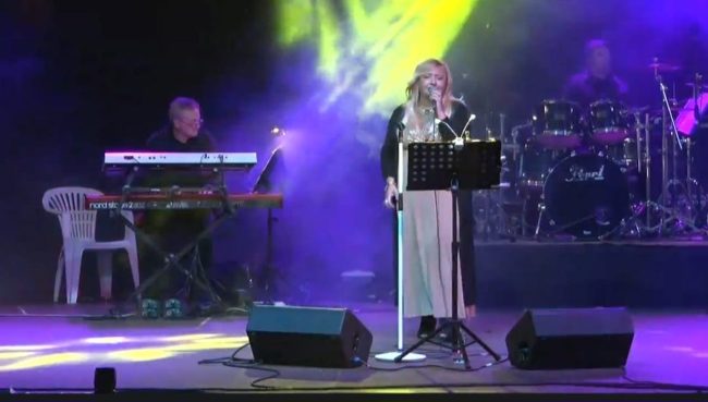 La grinta e la passione di Angela Di Mauro e la Angels Cover Band in onore della Festa di Sant’Egidio