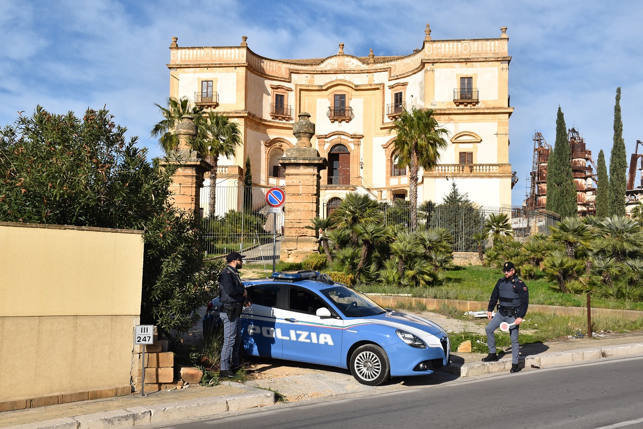 Palermo, la Polizia fa luce su numerosi furti notturni: un arresto