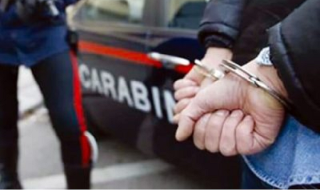 Gelosia sfociata in minacce di morte verso l’ex compagno: 23enne siciliano ai domiciliari