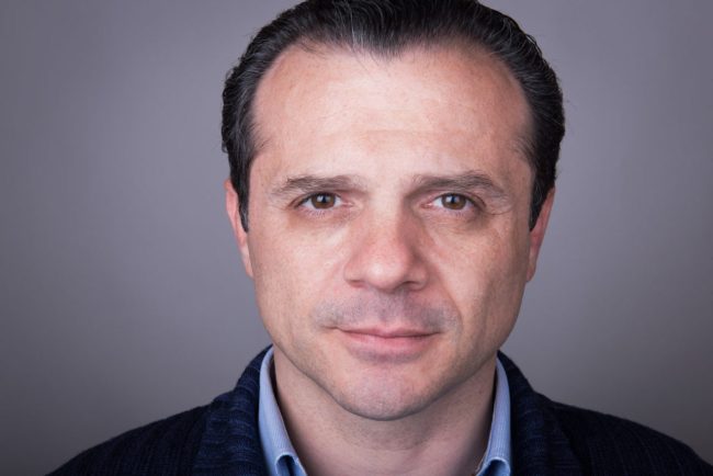 “Siciliani e calabresi non sono tutti mafiosi”, Cateno De Luca contro uno striscione sul Ponte sullo Stretto