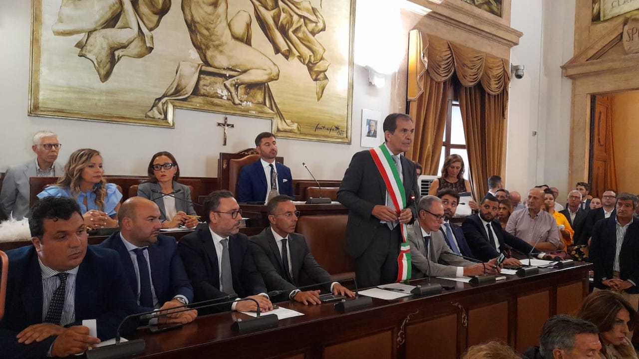 Consiglio comunale Catania, giurano consiglieri e sindaco: Anastasi presidente