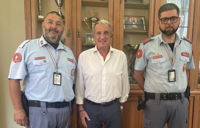 Smarrisce la borsa al Garibaldi Nesima, agenti della vigilanza la ritrovano