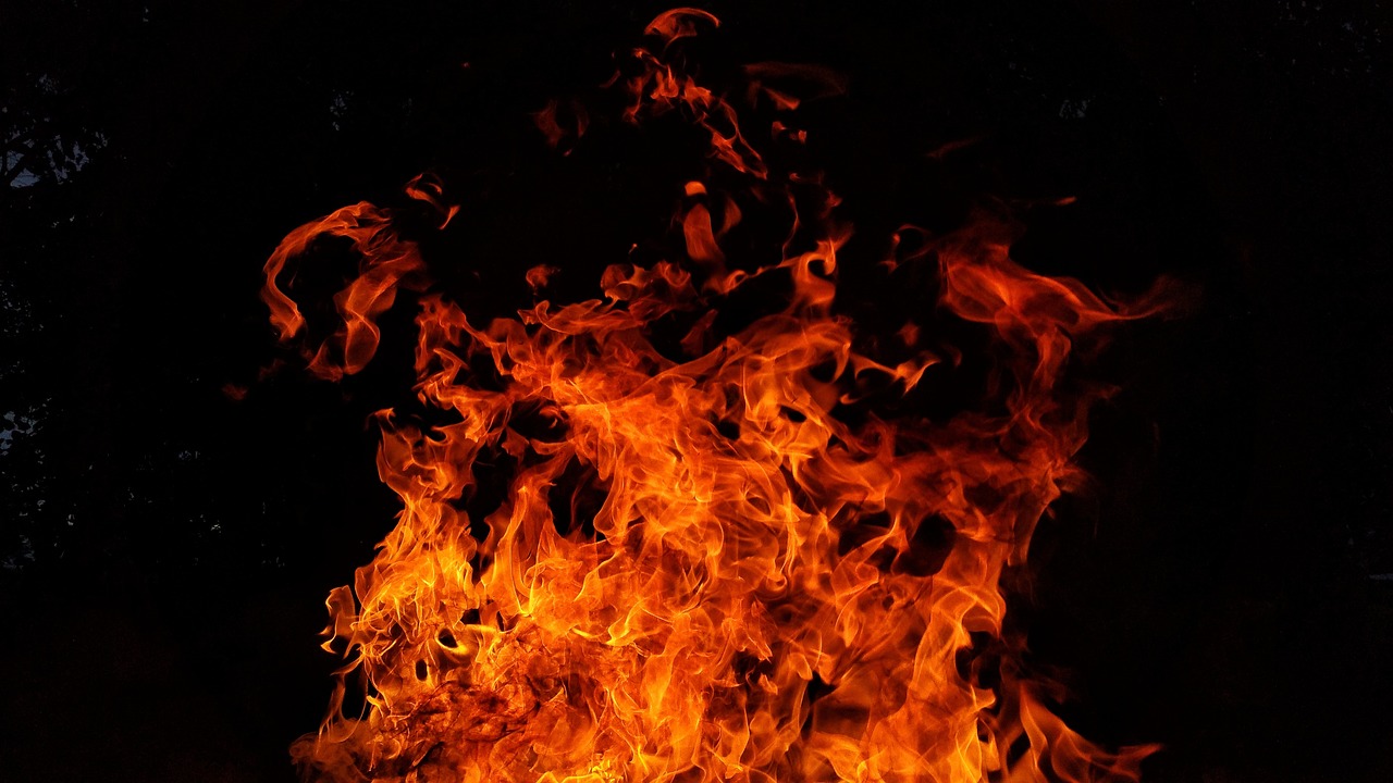 Sicilia in fiamme: la sostenibilità passa anche dal settore dell’intrattenimento
