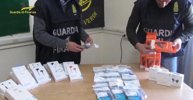 Caltanissetta, sequestrati circa 5mila prodotti non sicuri