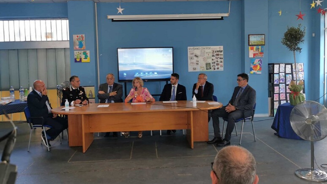 Apertura nuovo anno scolastico, sindaco Lagalla visita Istituto Comprensivo G. Falcone allo Zen