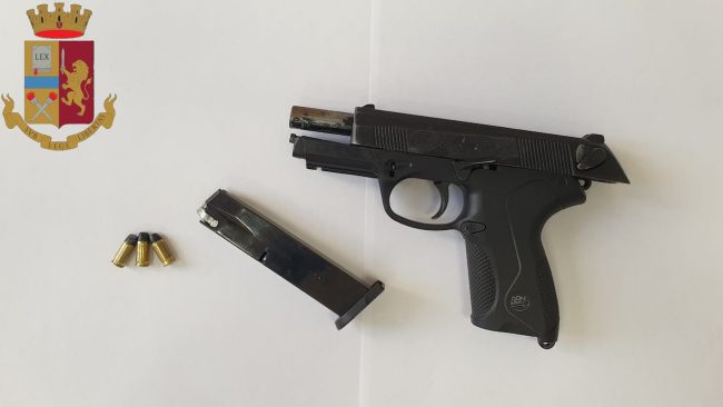 Acireale, arrestato l’uomo che ha sparato davanti casa di un pregiudicato