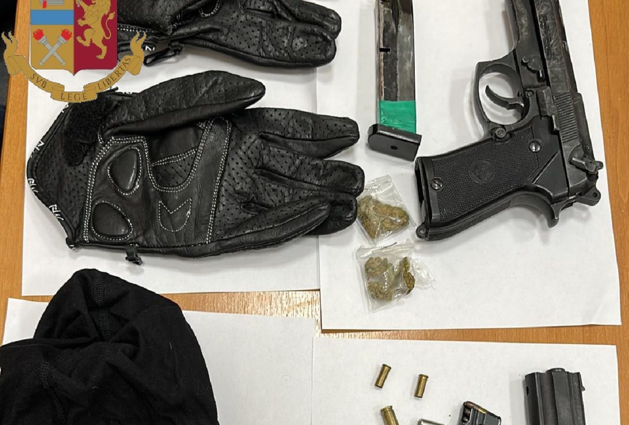Armi e munizioni a casa, droga in auto: arrestato 40enne ad Acireale