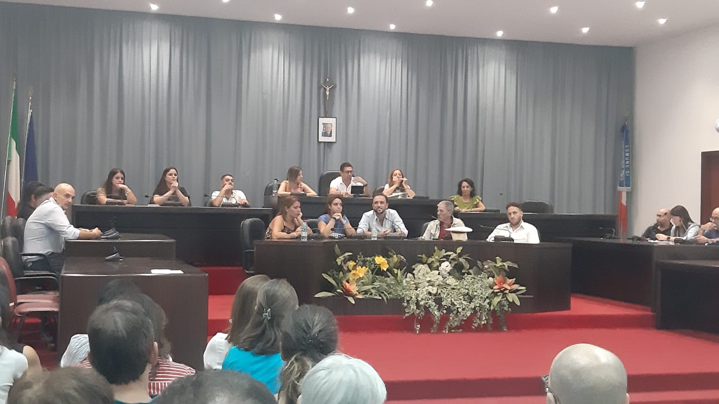 Hub per immigrati a Camporotondo? Il sindaco Rapisarda: “In caso li accoglieremo al meglio ma l’area è inadeguata”