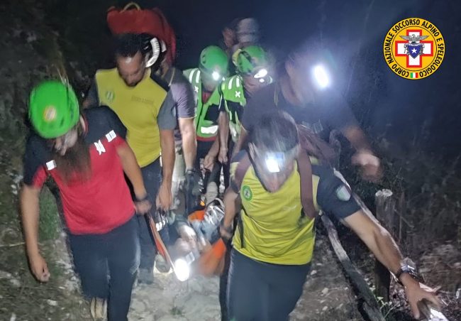 Soccorsa turista macedone che si è infortunata nella Riserva Cavagrande del Cassibile  