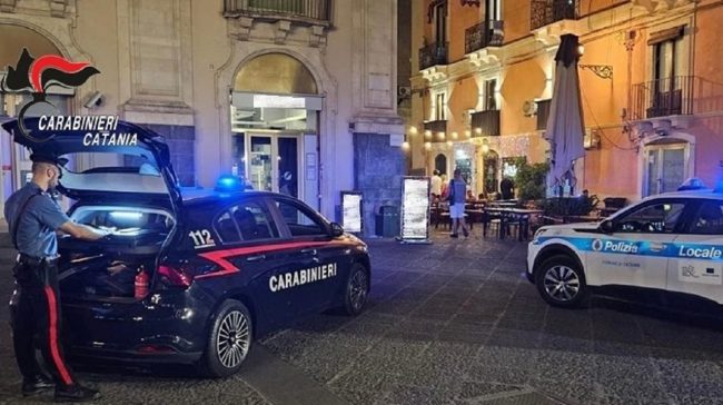 Catania, controlli nelle zone della movida: multati utenti e locali