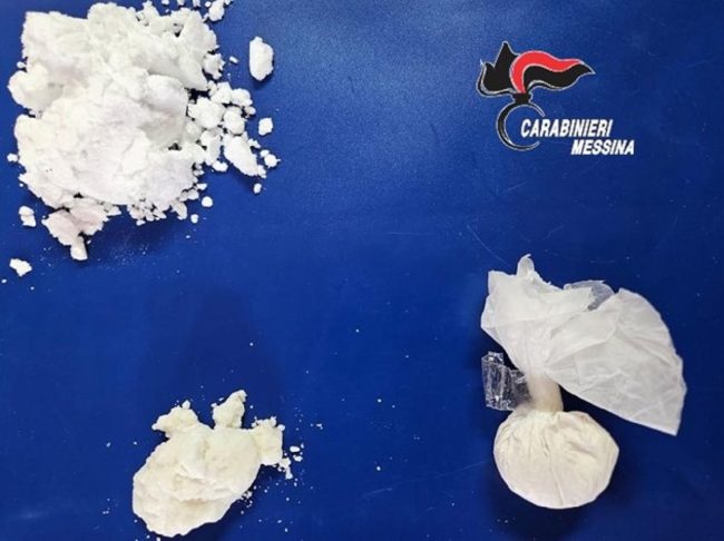Sbarca sull’Isola di Vulcano con la cocaina, un uomo arrestato dai carabinieri
