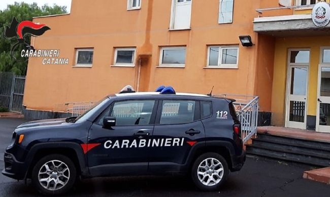 Tenta insistentemente di incontrare la ex: stalker tossicodipendente ai domiciliari