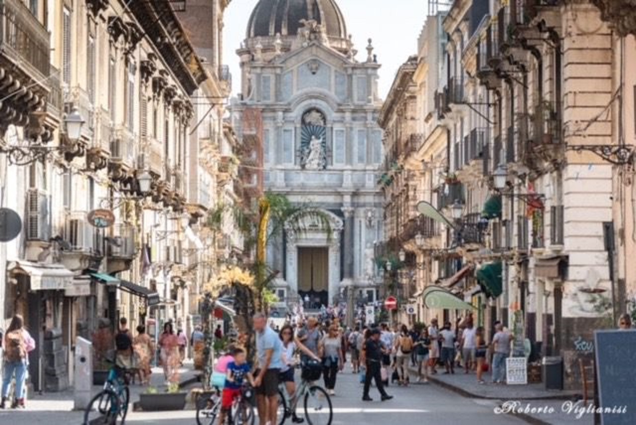 Mobilità, piazza Mazzini e via Garibaldi pedonali: Catania più europea