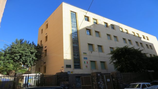 Emergenza caldo nelle aule, la Preside del Liceo “Cutelli e Salanitro” accoglie la segnalazione dei suoi studenti